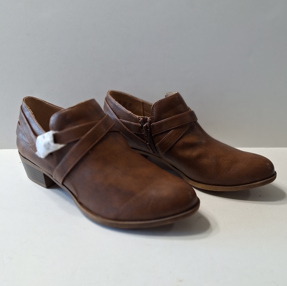Life Stride Chestnut Faux Leather Adley Preppy Shootie Booties Size 8.5M